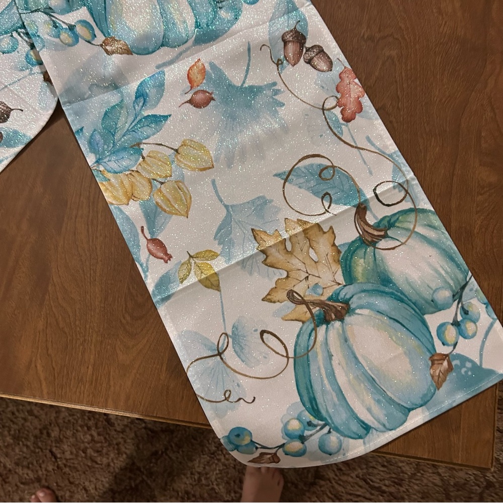 Blue pumpkin table runner NEW - Picture 3 of 3
